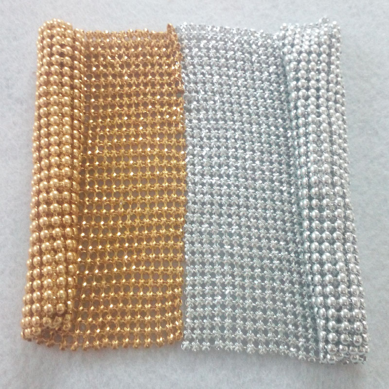 3D Printing On Fabric - 人形を縫うためのスパンコールが付いた金と銀のメッシュ生地,11x10cm